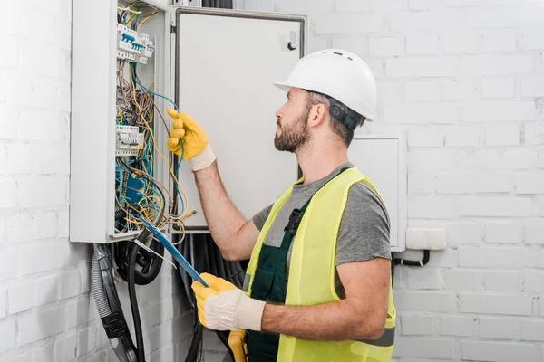 Skilled Electrician Service for Wiring and Installation